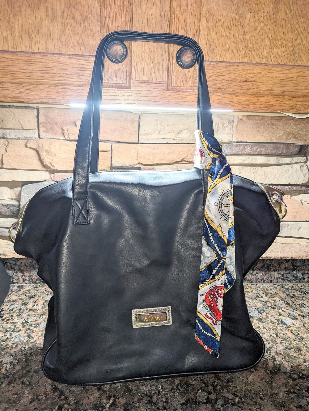 🇮🇹  Versace Fragrances  Black Tote.🔥👠👠 Buttery Soft BUY NOW pricing.